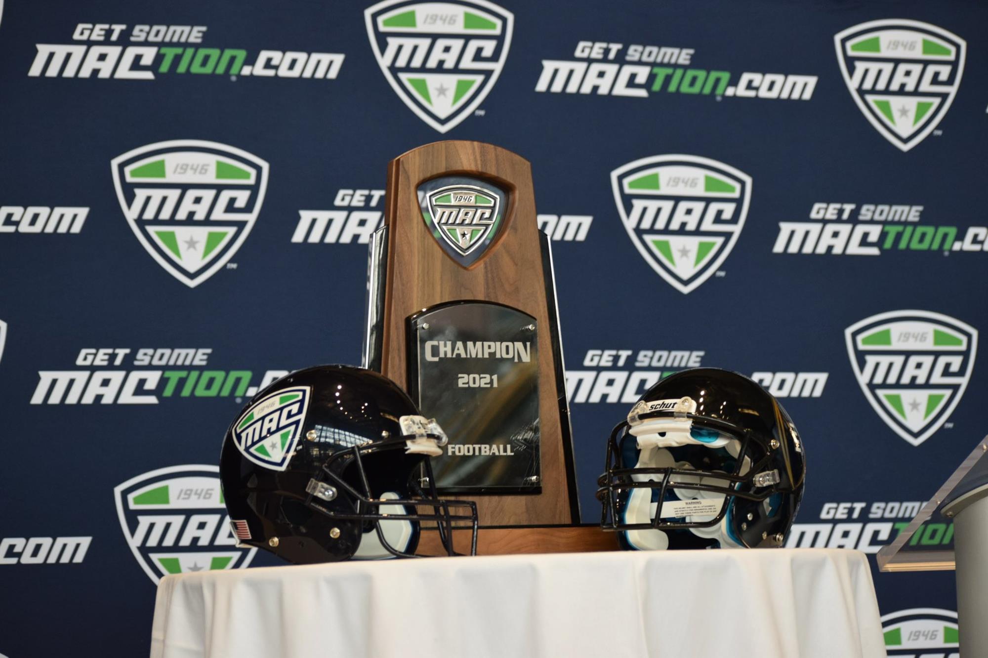 what two teams are playing for the mac west championship in 2015